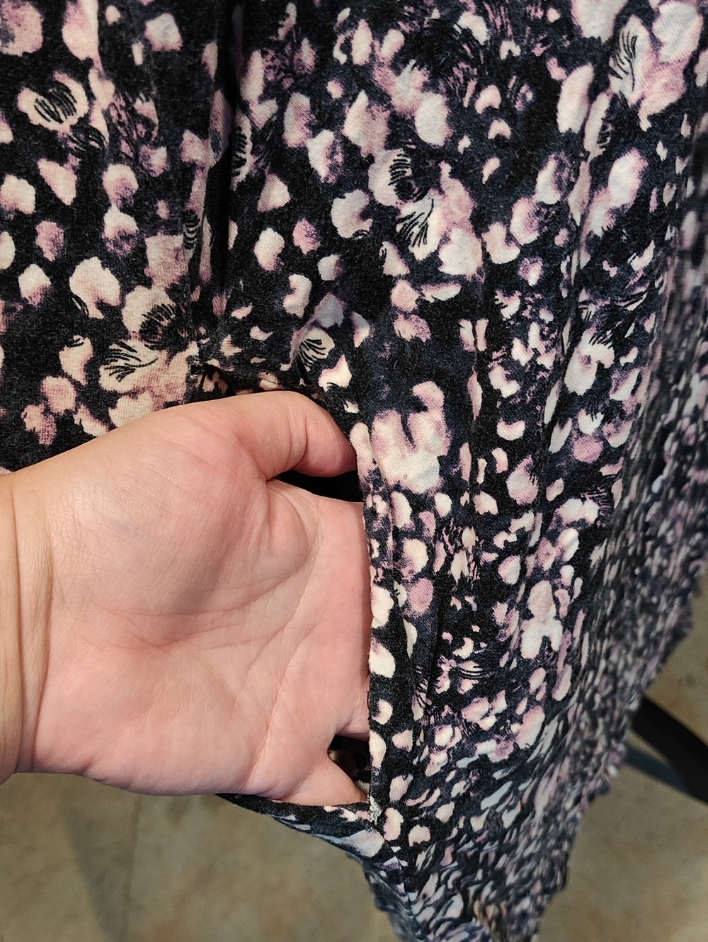 Terra & Sky Black and Light Pink Abstract Floral Dress - Picture 4 of 6